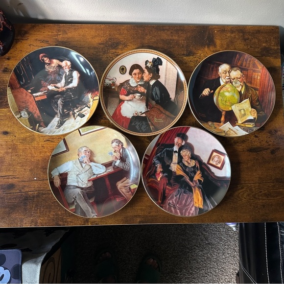 Norman Rockwell Decorative Plates Set - Red, Brown, Green, Black set of 5 - Picture 1 of 1